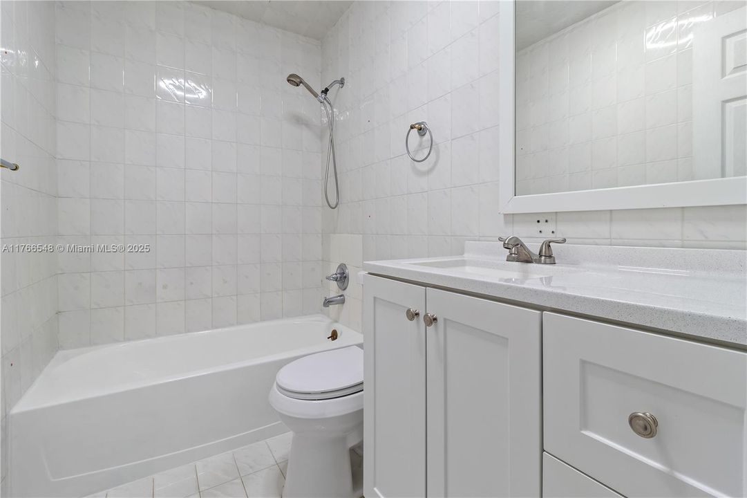 Recently Sold: $585,000 (3 beds, 2 baths, 1397 Square Feet)