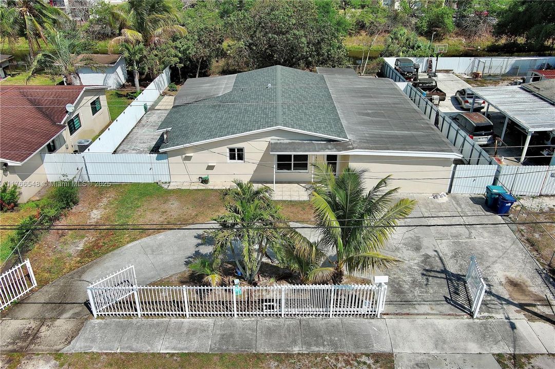 Recently Sold: $585,000 (3 beds, 2 baths, 1397 Square Feet)