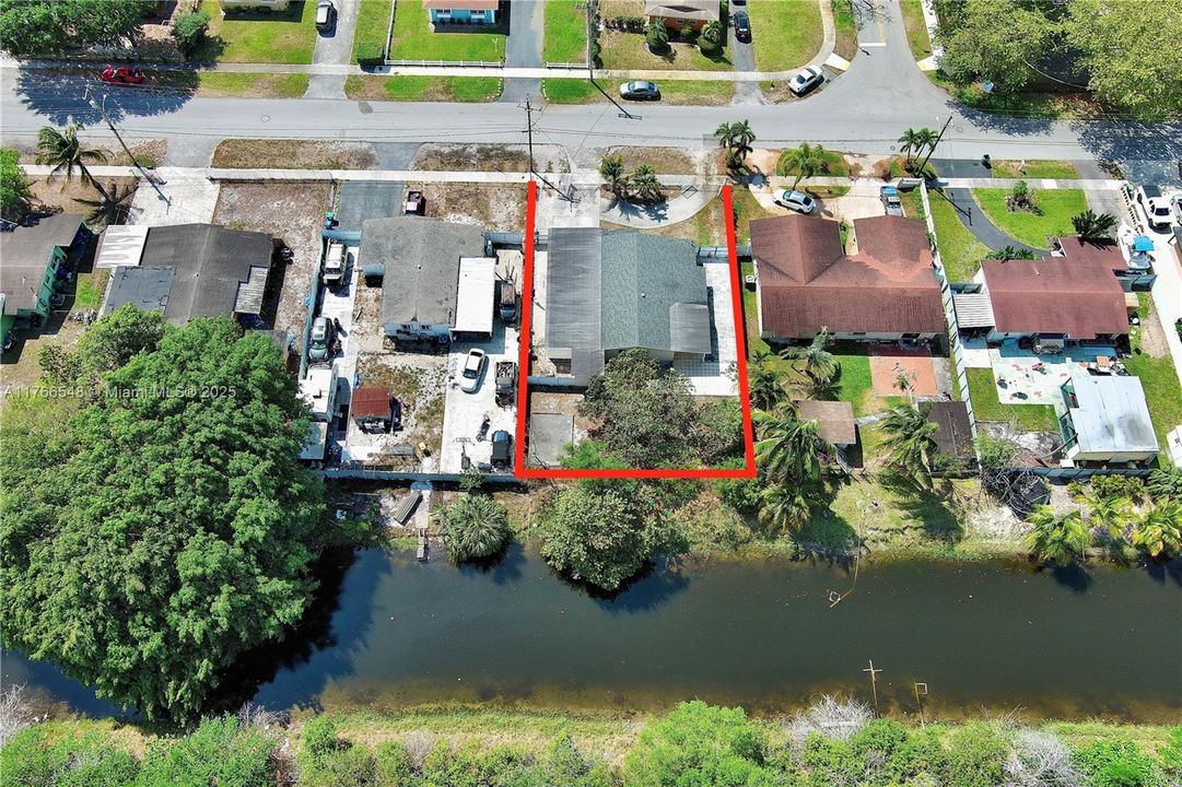 Recently Sold: $585,000 (3 beds, 2 baths, 1397 Square Feet)