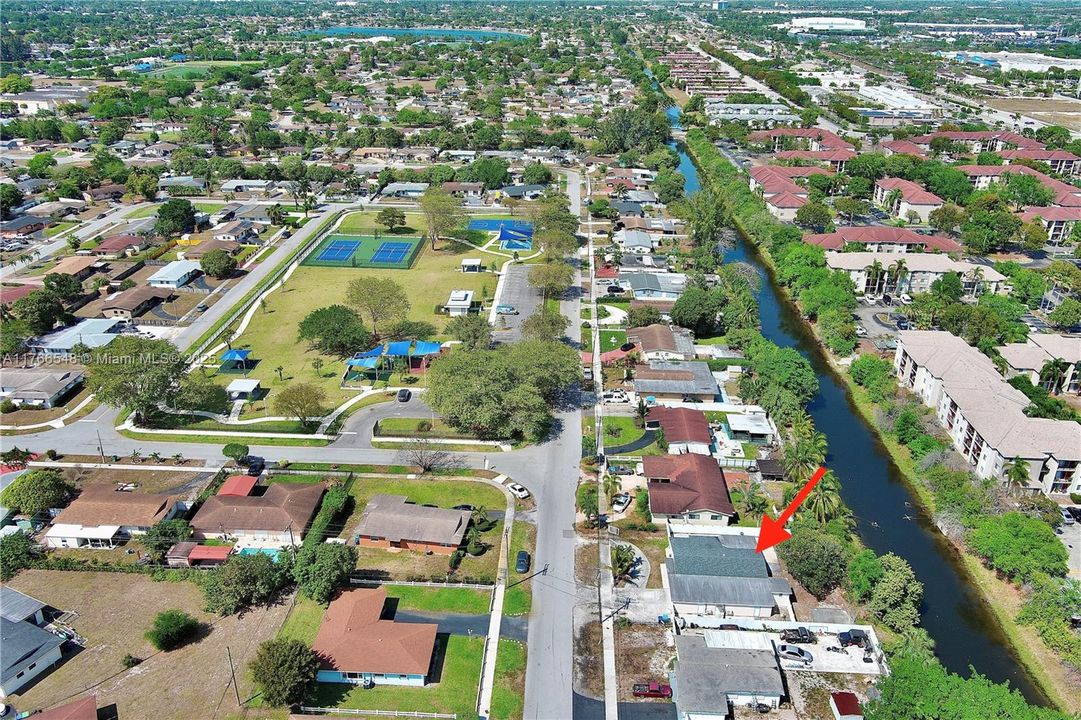 Recently Sold: $585,000 (3 beds, 2 baths, 1397 Square Feet)