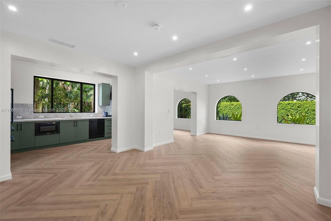 Recently Sold: $1,995,000 (3 beds, 3 baths, 1780 Square Feet)