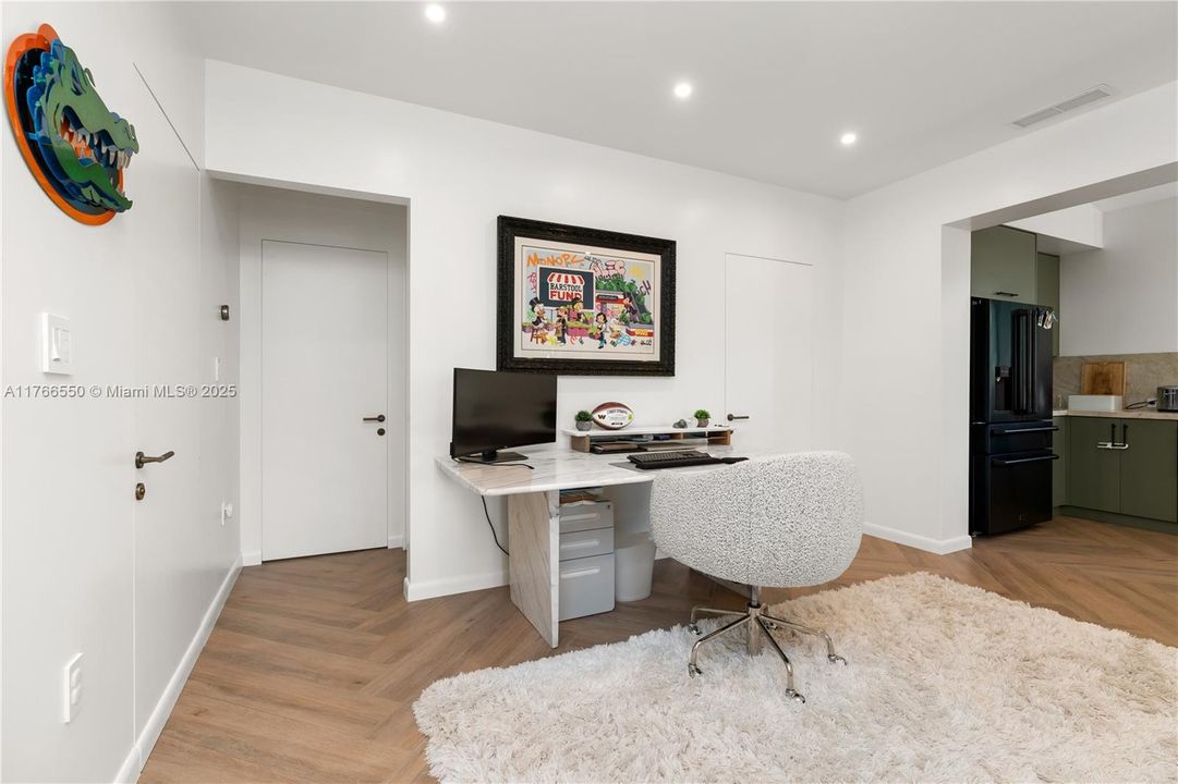 Recently Sold: $1,995,000 (3 beds, 3 baths, 1780 Square Feet)