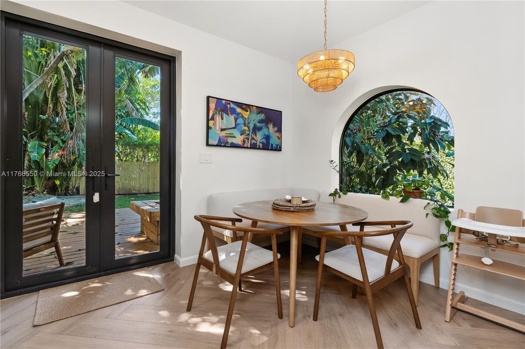 Recently Sold: $1,995,000 (3 beds, 3 baths, 1780 Square Feet)