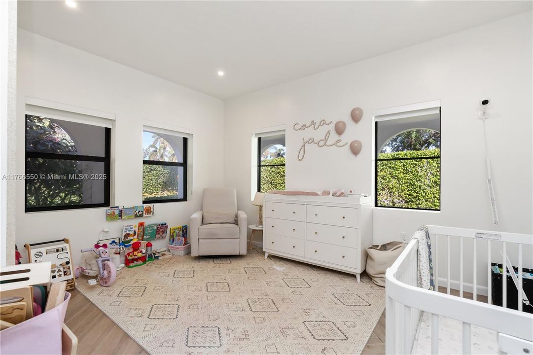 Recently Sold: $1,995,000 (3 beds, 3 baths, 1780 Square Feet)