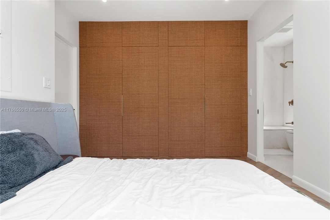 Recently Sold: $1,995,000 (3 beds, 3 baths, 1780 Square Feet)