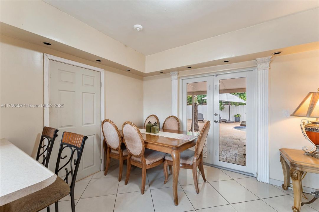 Active With Contract: $729,975 (4 beds, 3 baths, 1800 Square Feet)