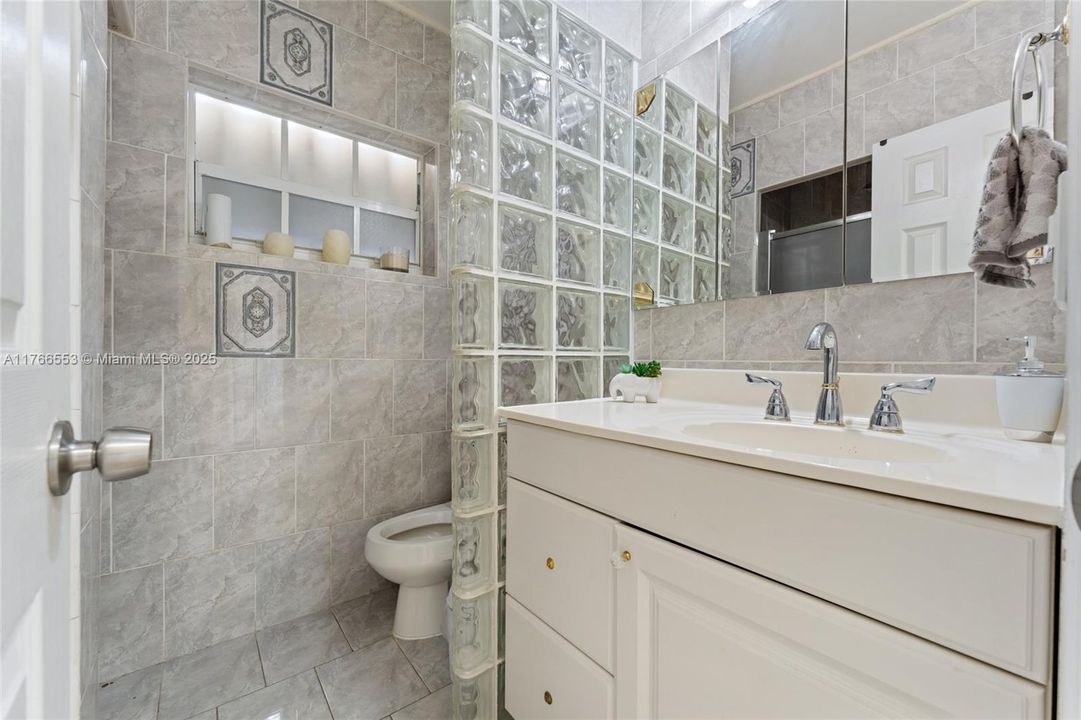 Active With Contract: $729,975 (4 beds, 3 baths, 1800 Square Feet)