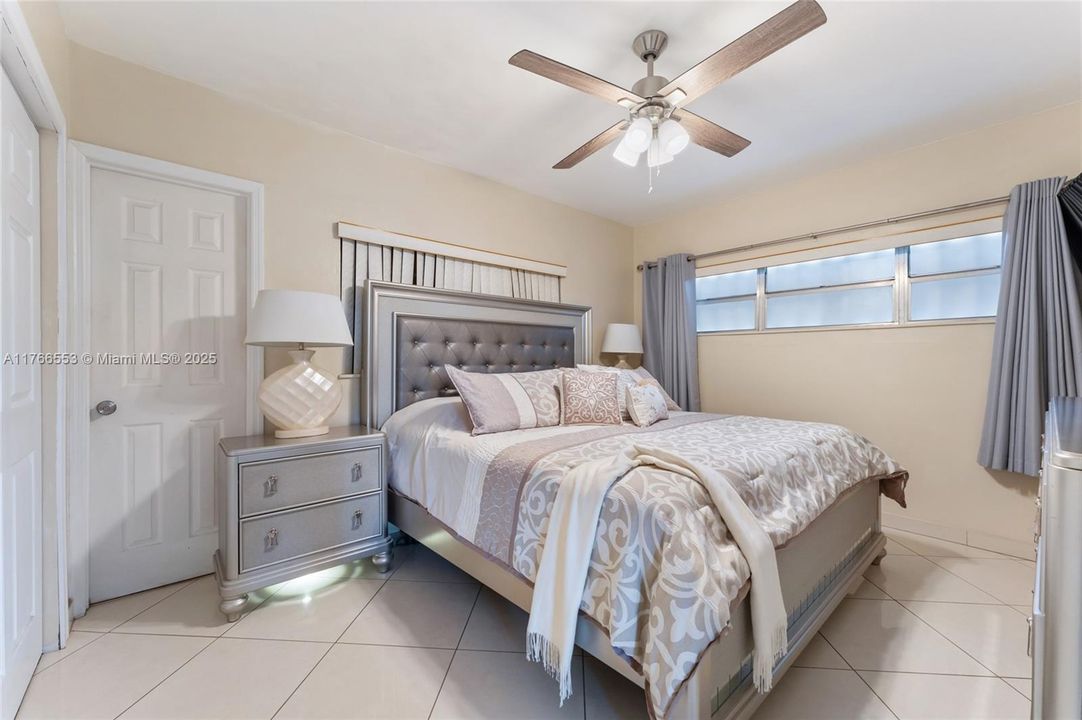 Active With Contract: $729,975 (4 beds, 3 baths, 1800 Square Feet)