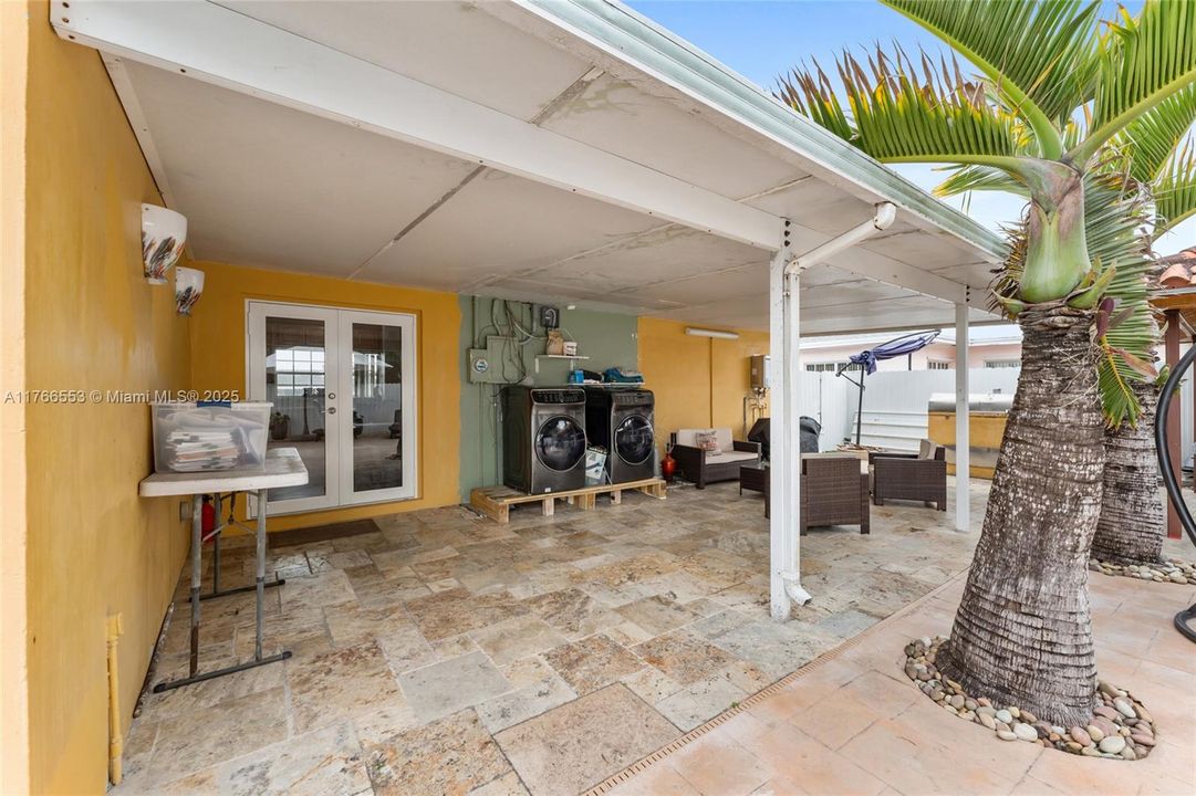 Active With Contract: $729,975 (4 beds, 3 baths, 1800 Square Feet)