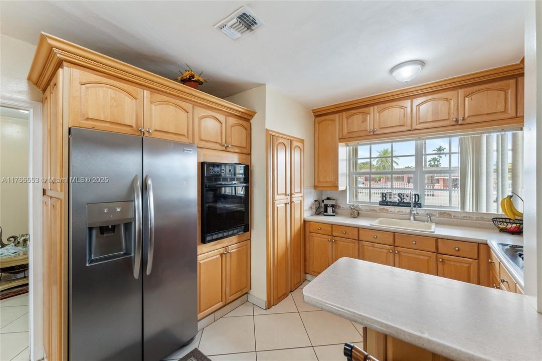 Active With Contract: $729,975 (4 beds, 3 baths, 1800 Square Feet)
