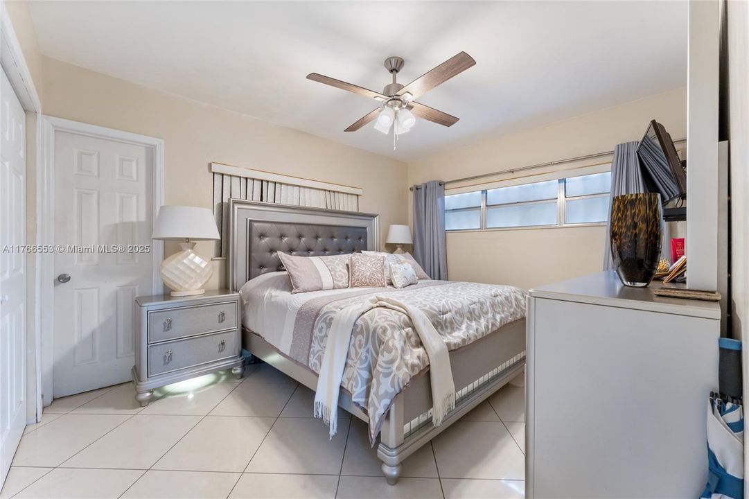 Active With Contract: $729,975 (4 beds, 3 baths, 1800 Square Feet)