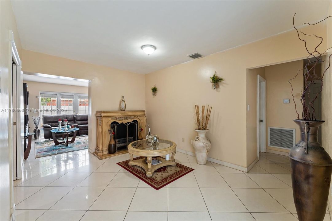 Active With Contract: $729,975 (4 beds, 3 baths, 1800 Square Feet)