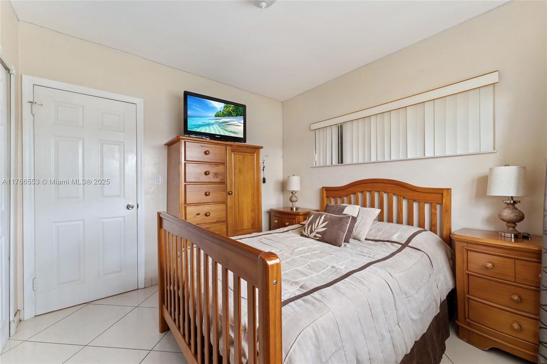 Active With Contract: $729,975 (4 beds, 3 baths, 1800 Square Feet)