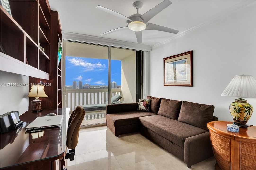 Vendido Recientemente: $699,000 (3 camas, 2 baños, 1696 Pies cuadrados)