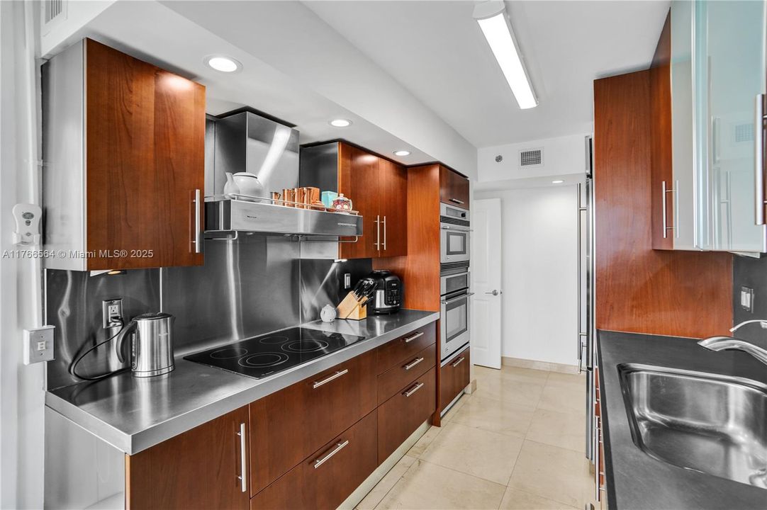 Vendido Recientemente: $699,000 (3 camas, 2 baños, 1696 Pies cuadrados)