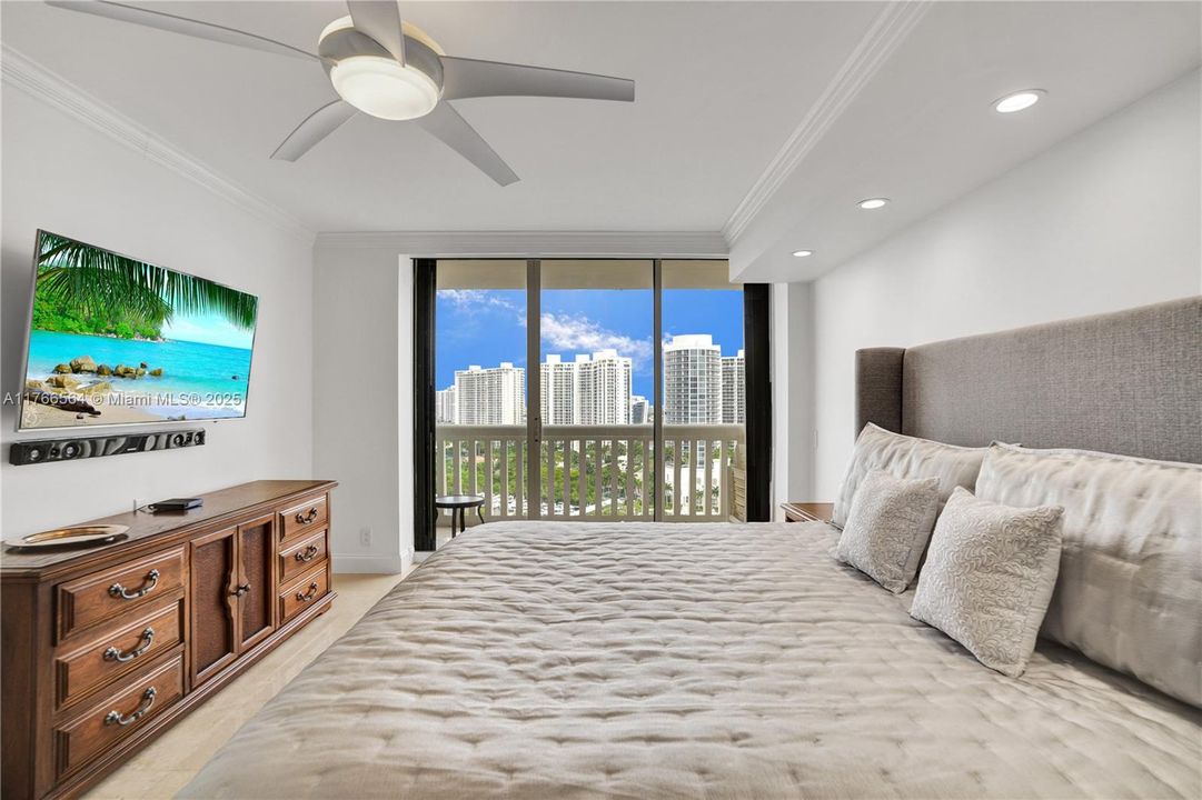 Vendido Recientemente: $699,000 (3 camas, 2 baños, 1696 Pies cuadrados)