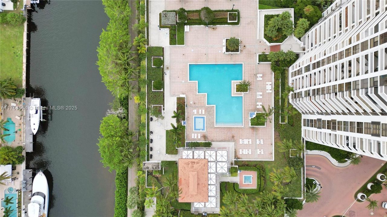 Vendido Recientemente: $699,000 (3 camas, 2 baños, 1696 Pies cuadrados)