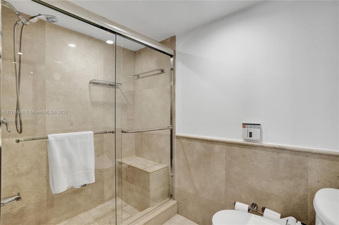 Vendido Recientemente: $699,000 (3 camas, 2 baños, 1696 Pies cuadrados)