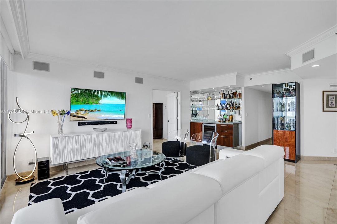 Vendido Recientemente: $699,000 (3 camas, 2 baños, 1696 Pies cuadrados)