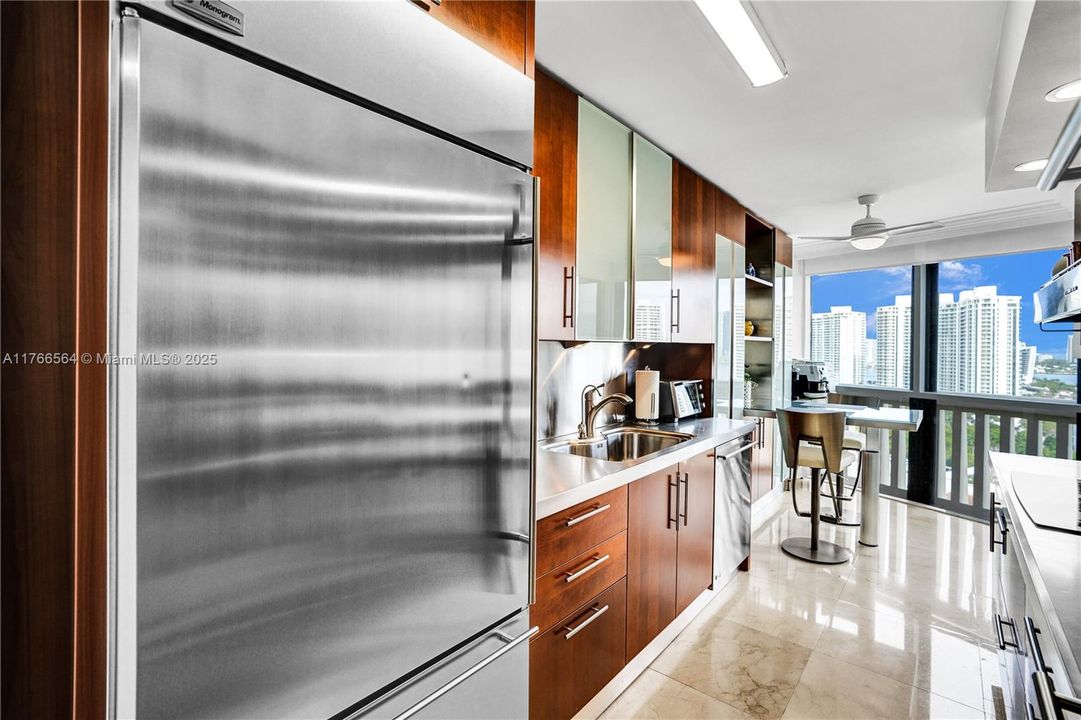 Vendido Recientemente: $699,000 (3 camas, 2 baños, 1696 Pies cuadrados)