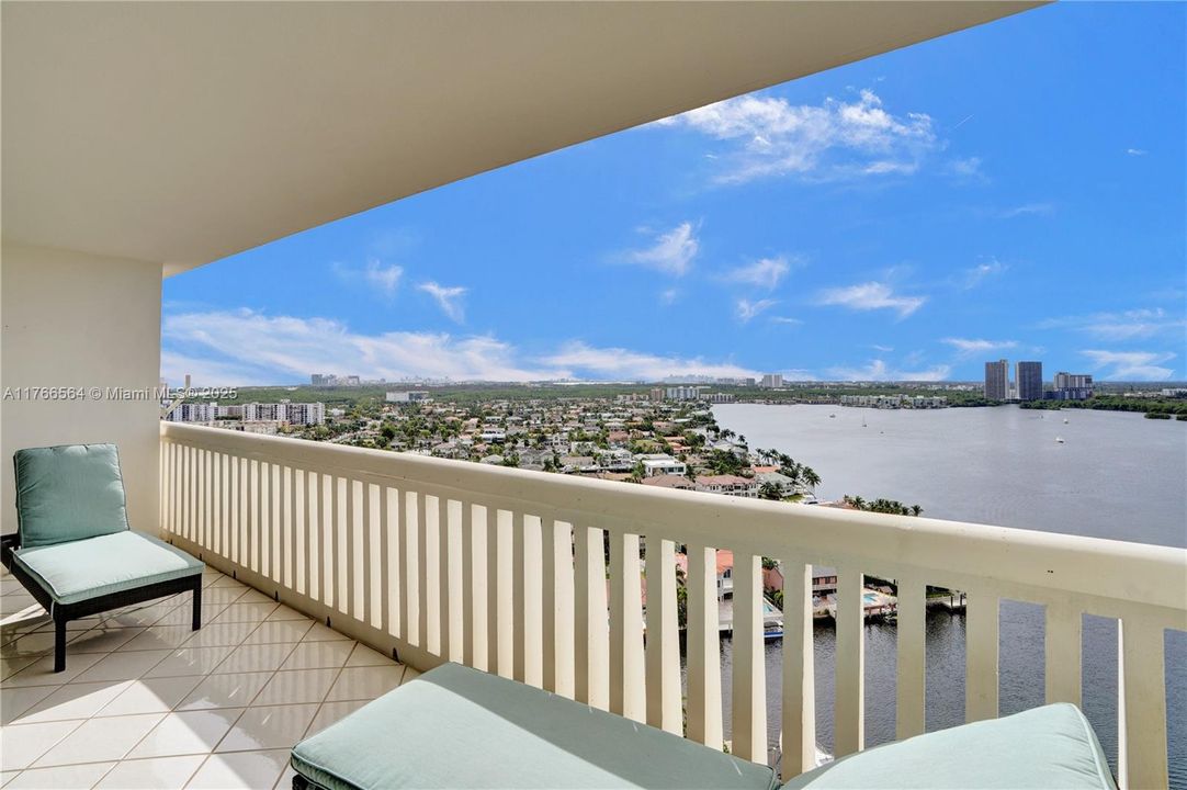 Vendido Recientemente: $699,000 (3 camas, 2 baños, 1696 Pies cuadrados)