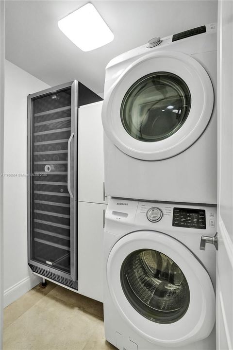 Vendido Recientemente: $699,000 (3 camas, 2 baños, 1696 Pies cuadrados)