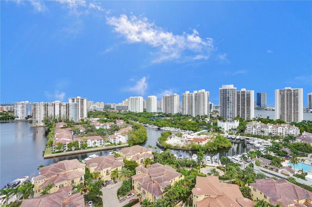 Vendido Recientemente: $699,000 (3 camas, 2 baños, 1696 Pies cuadrados)