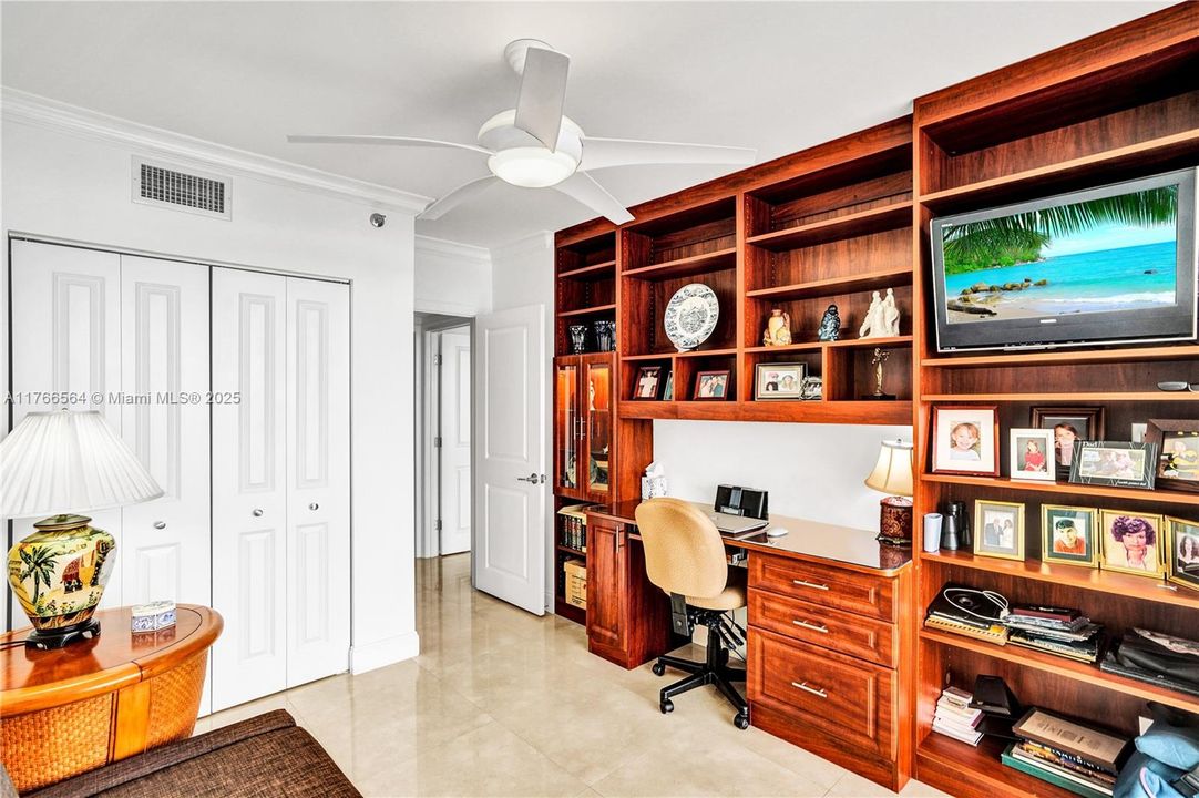 Vendido Recientemente: $699,000 (3 camas, 2 baños, 1696 Pies cuadrados)