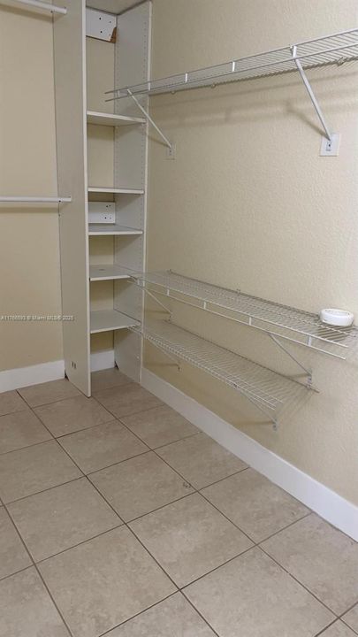 For Sale: $314,900 (3 beds, 2 baths, 1090 Square Feet)