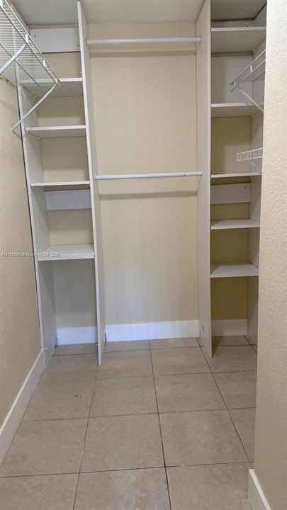 For Sale: $314,900 (3 beds, 2 baths, 1090 Square Feet)