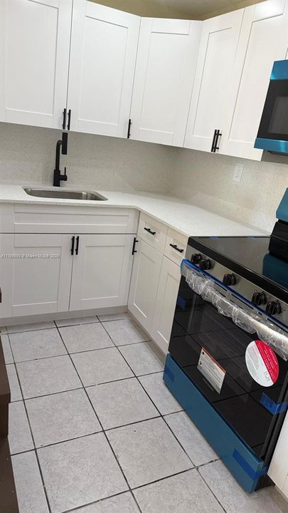 For Sale: $314,900 (3 beds, 2 baths, 1090 Square Feet)