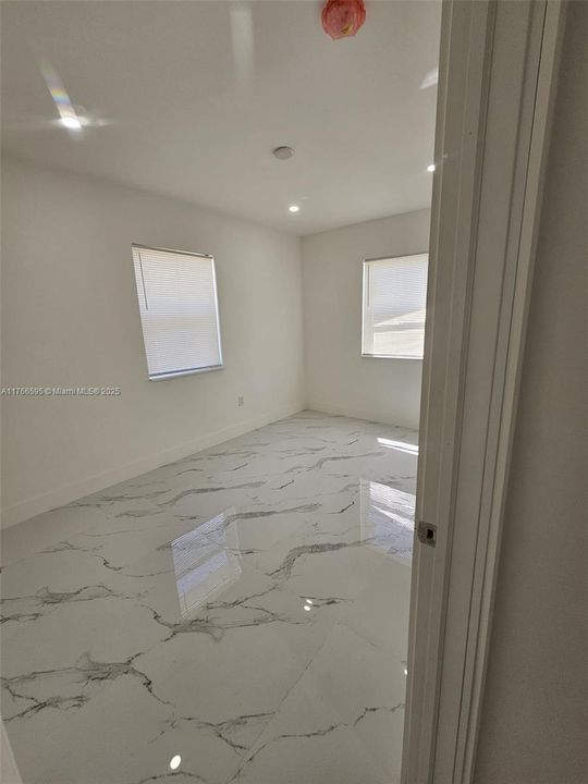 Vendido Recientemente: $480,000 (3 camas, 1 baños, 960 Pies cuadrados)