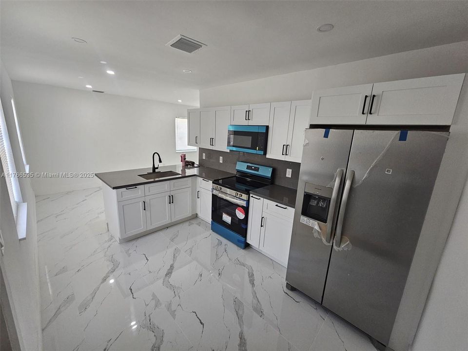 Vendido Recientemente: $480,000 (3 camas, 1 baños, 960 Pies cuadrados)