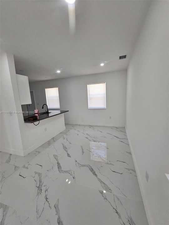 Vendido Recientemente: $480,000 (3 camas, 1 baños, 960 Pies cuadrados)