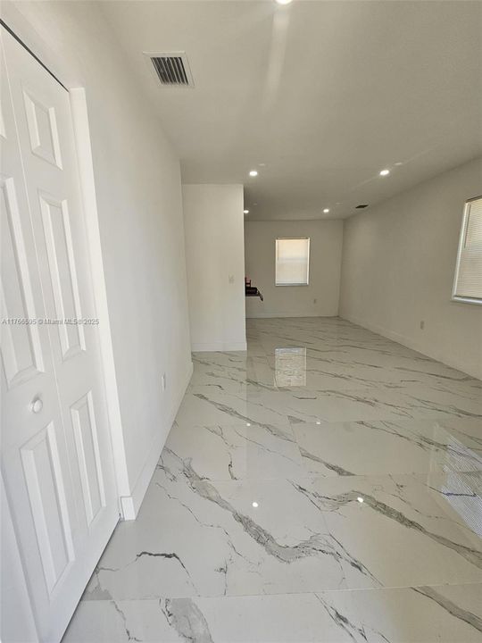 Vendido Recientemente: $480,000 (3 camas, 1 baños, 960 Pies cuadrados)