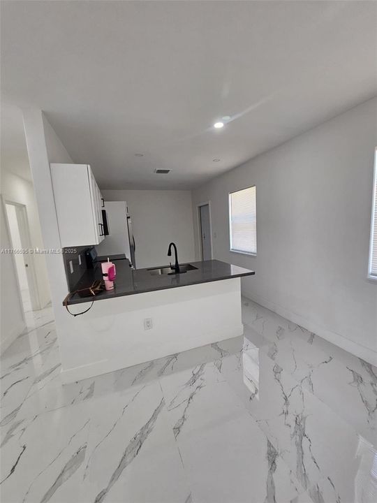 Vendido Recientemente: $480,000 (3 camas, 1 baños, 960 Pies cuadrados)