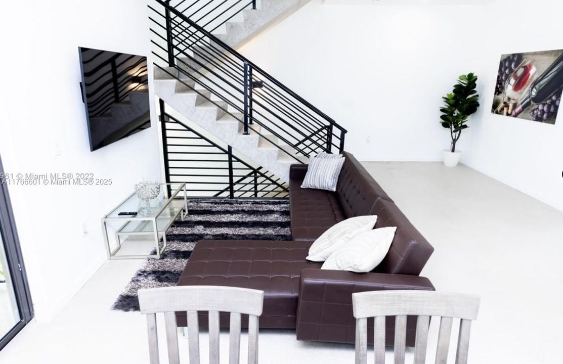 Recently Rented: $5,000 (4 beds, 4 baths, 2319 Square Feet)