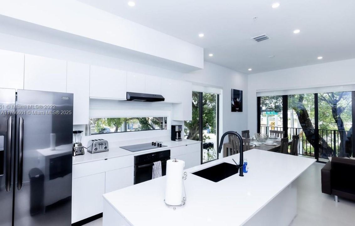 Recently Rented: $5,000 (4 beds, 4 baths, 2319 Square Feet)