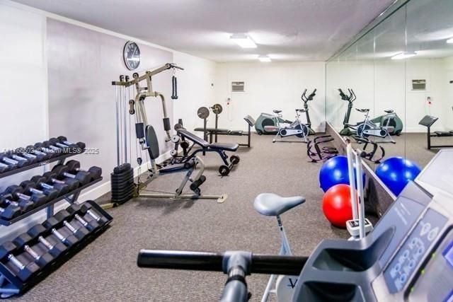 For Sale: $235,000 (1 beds, 1 baths, 756 Square Feet)