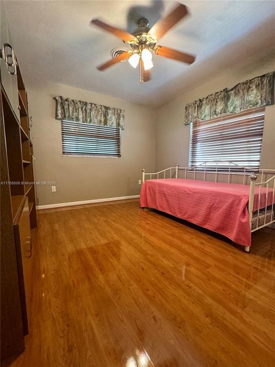 Recently Sold: $665,000 (4 beds, 2 baths, 1912 Square Feet)