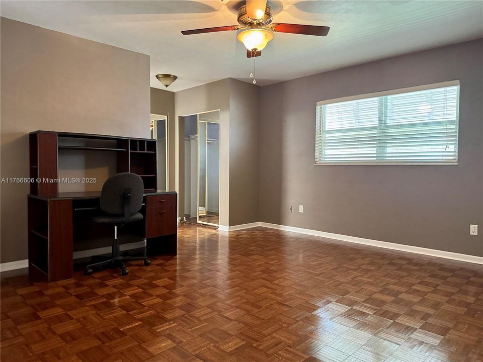 Recently Sold: $665,000 (4 beds, 2 baths, 1912 Square Feet)