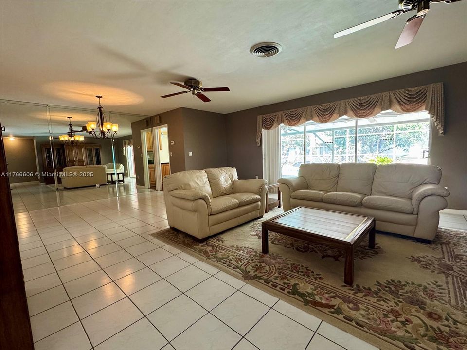 Recently Sold: $665,000 (4 beds, 2 baths, 1912 Square Feet)