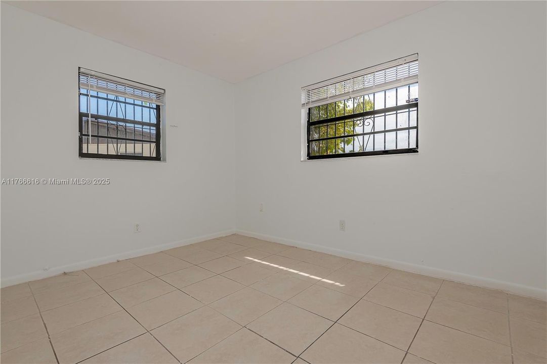 最近售出: $525,000 (4 贝兹, 2 浴室, 1200 平方英尺)