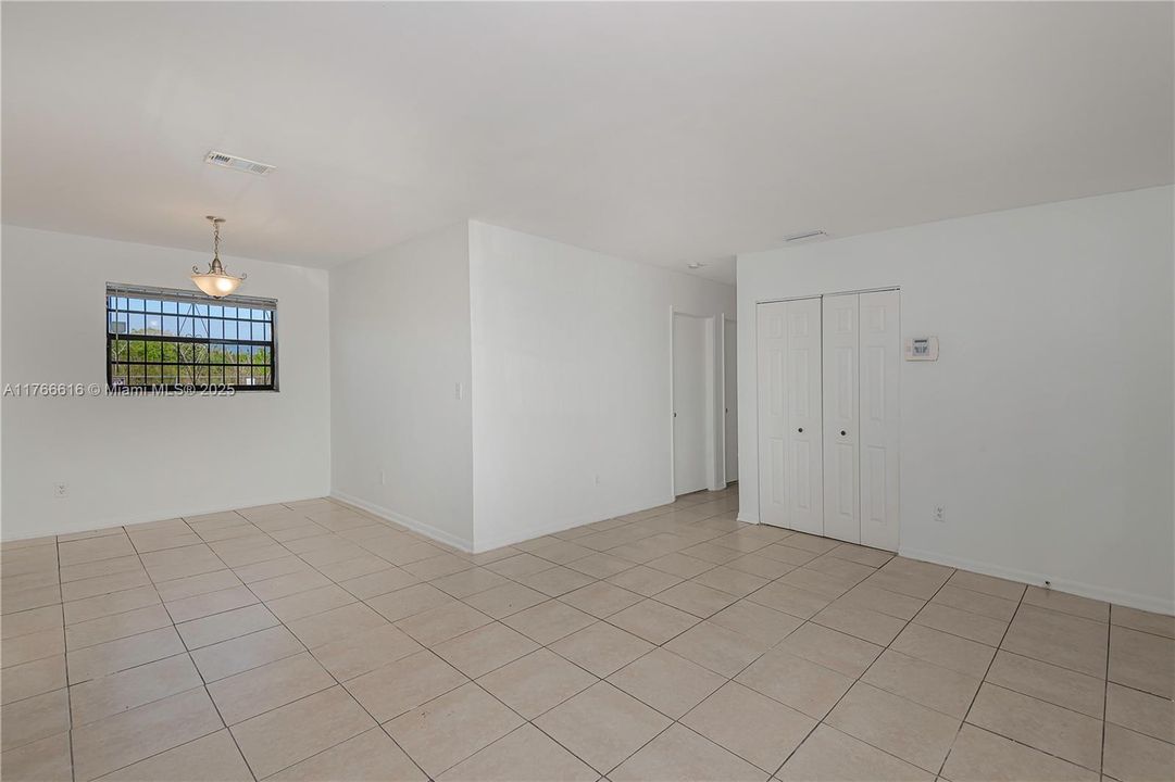 最近售出: $525,000 (4 贝兹, 2 浴室, 1200 平方英尺)