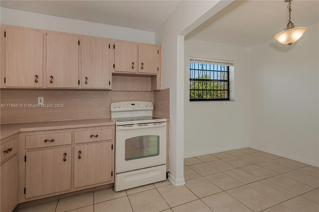 最近售出: $525,000 (4 贝兹, 2 浴室, 1200 平方英尺)