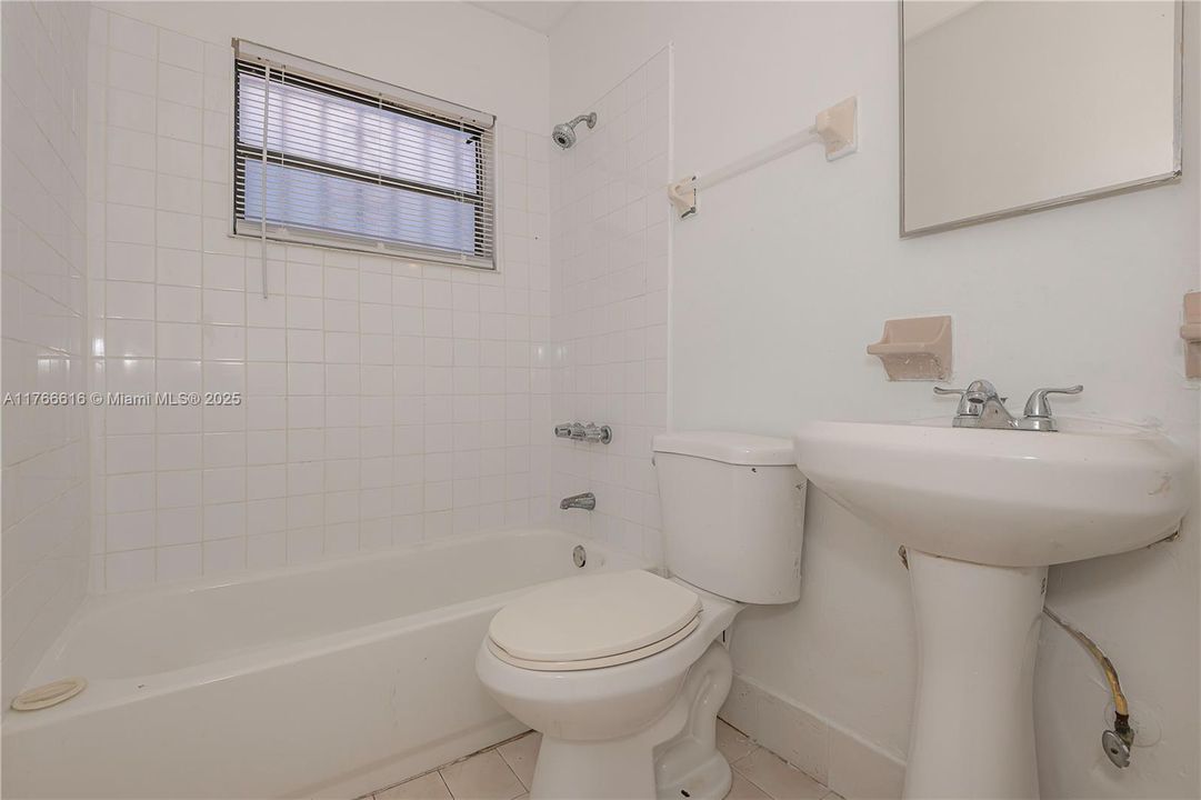 最近售出: $525,000 (4 贝兹, 2 浴室, 1200 平方英尺)