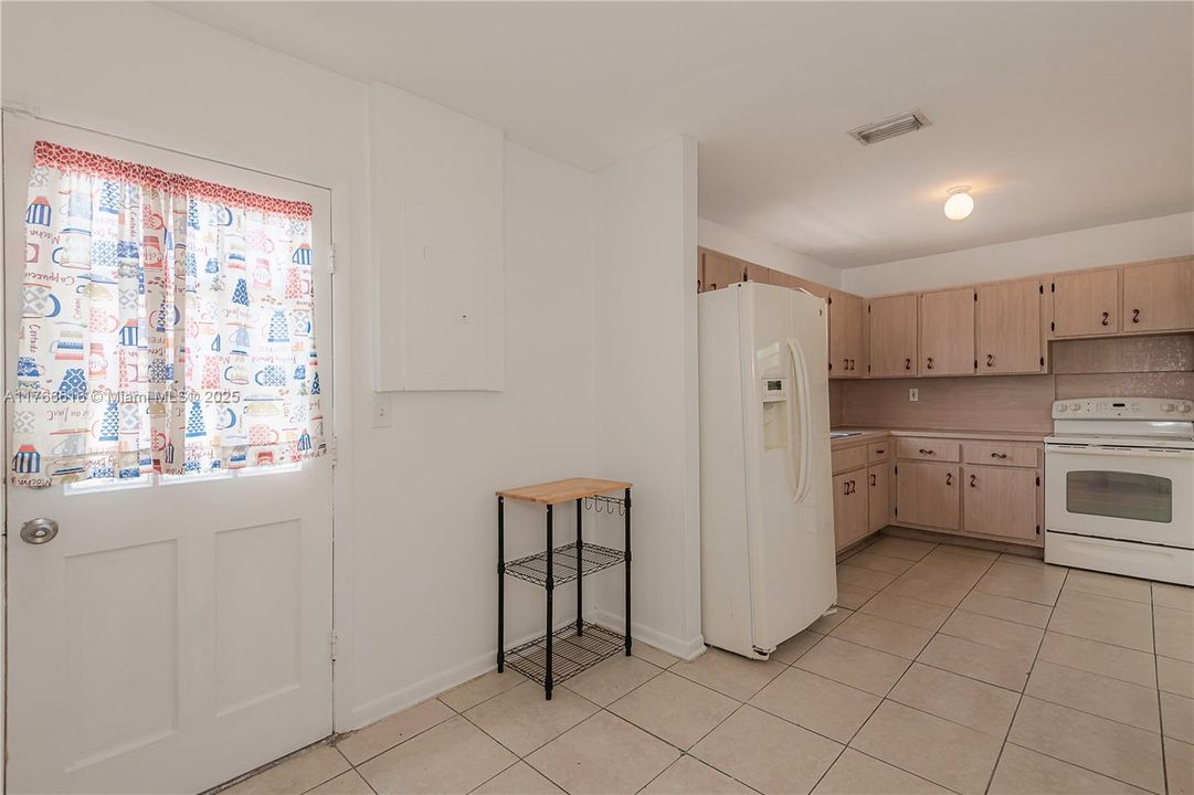 最近售出: $525,000 (4 贝兹, 2 浴室, 1200 平方英尺)