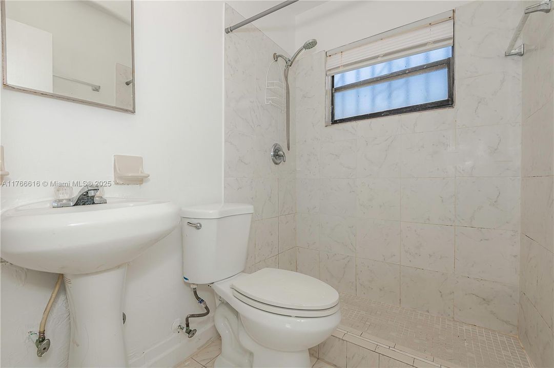 最近售出: $525,000 (4 贝兹, 2 浴室, 1200 平方英尺)