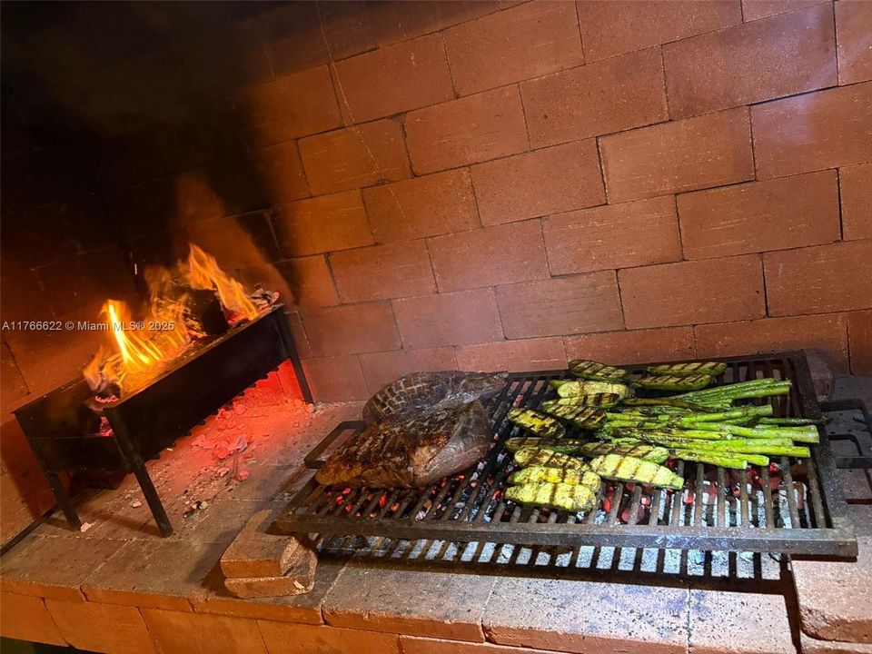 Recently Sold: $1,699,900 (5 beds, 3 baths, 2751 Square Feet)