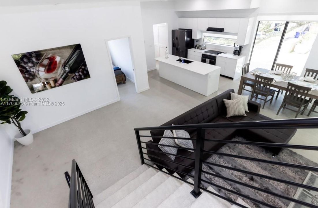 Recientemente alquilado: $5,000 (4 camas, 4 baños, 2319 Pies cuadrados)